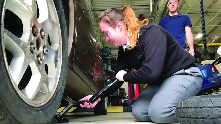 học làm người lớn - Ảnh 1.