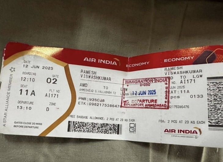 Phép màu ghế 11A của người duy nhất sống sót trong vụ rơi máy bay Ấn Độ - Ảnh 2.