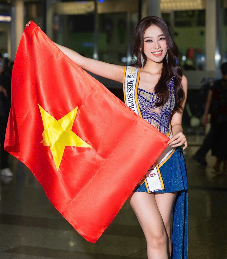 Hoa hậu - Ảnh 2.