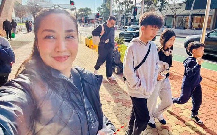 Phương Mỹ Chi: Từ 'cô bé dân ca' đến nghệ sĩ genZ đa tài  - Ảnh 6.