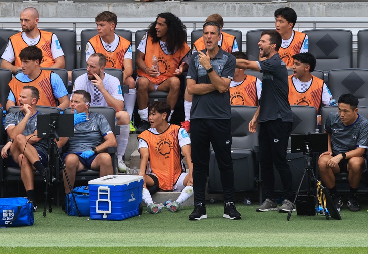 Thua Bayern Munich 0-10, thầy trò Auckland City chắc chỉ muốn… về đi làm  - Ảnh 1.