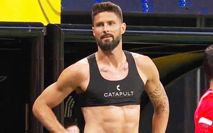 Lý do cầu thủ tại FIFA Club World Cup phải giấu thẻ định danh - Ảnh 2.