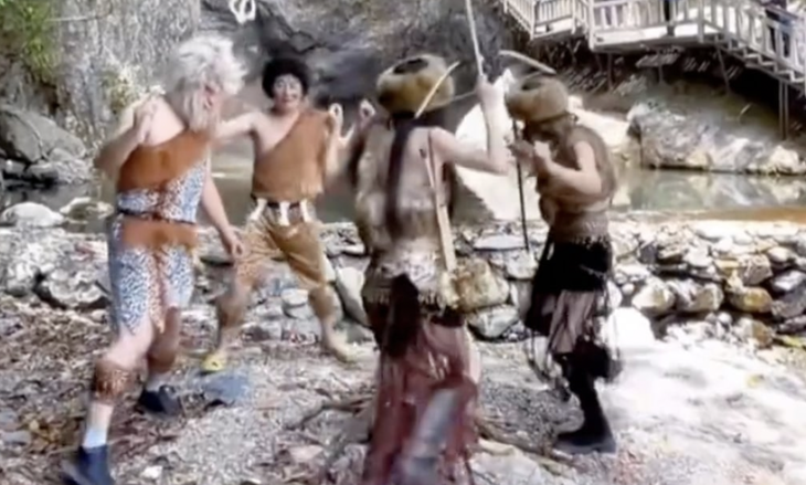 Khu du lịch tuyển 'người rừng' lương 2 triệu/ngày - Ảnh 2.