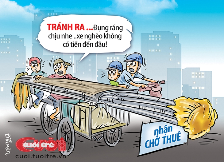 Xe chở tôn uy hiếp người đi đường: Vì nghèo? - Ảnh 1.