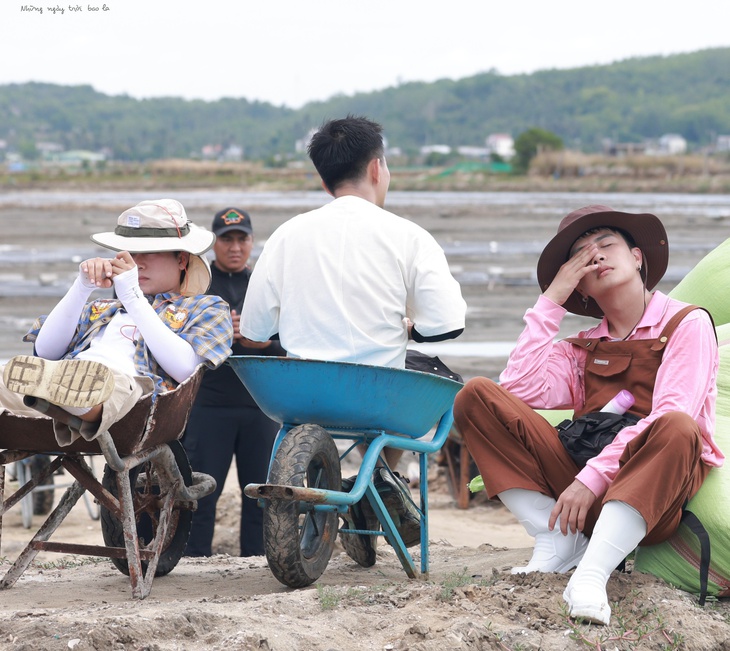 Game show về nông thôn của Jun Phạm, Bùi Công Nam vừa hài vừa hot - Ảnh 4.