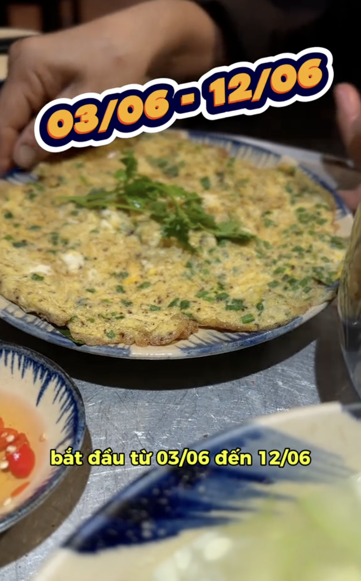 Cơm quê Dượng Bầu xin lỗi vì...  - Ảnh 1.