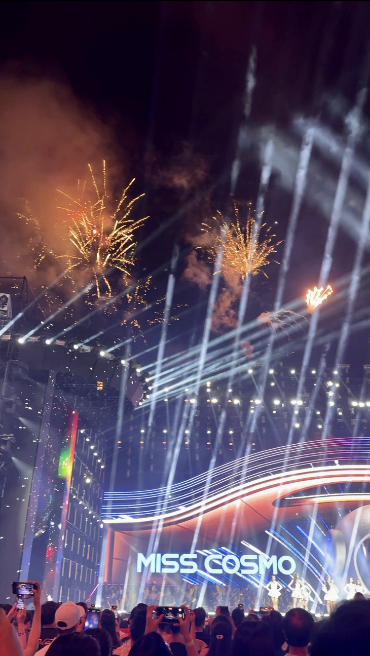 Phương Linh là chủ nhân vương miện Hoa hậu Hoàn vũ Việt Nam 2025 - Ảnh 2.