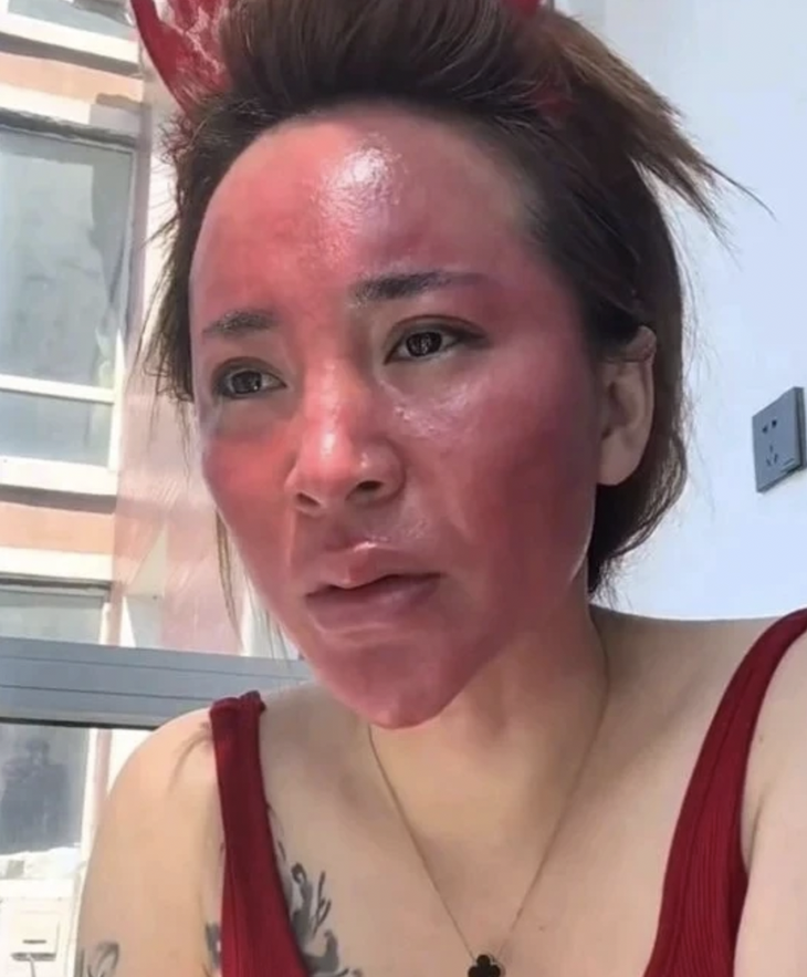 Gương mặt của người phụ nữ 22 năm không tẩy trang - Ảnh 2.