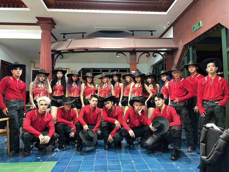 vũ công - Ảnh 2.