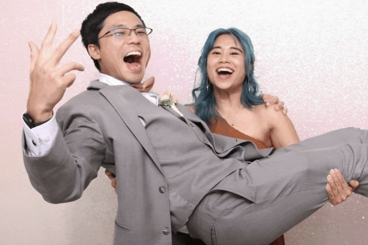 Chủ nhân hộp bánh bên trong có chứa hồ sơ xin việc - Ảnh 3.