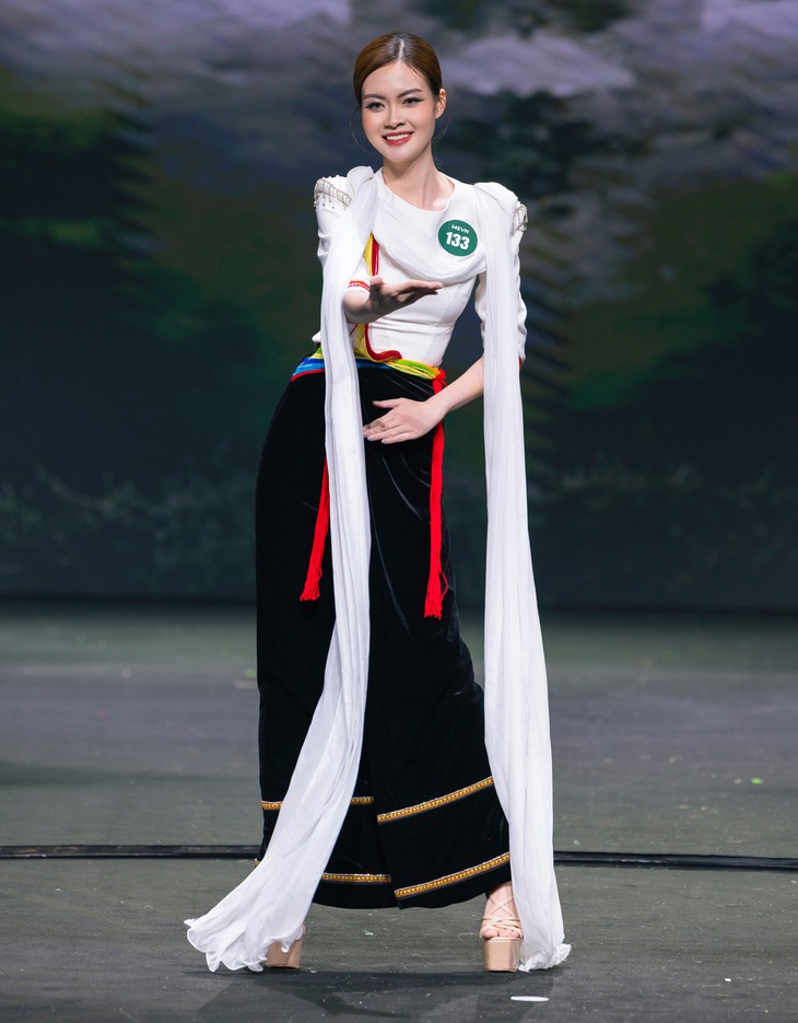 'Bông hoa nở muộn' Thảo Trang tại 'Hoa hậu Trái Đất Việt Nam 2025' - Ảnh 4.