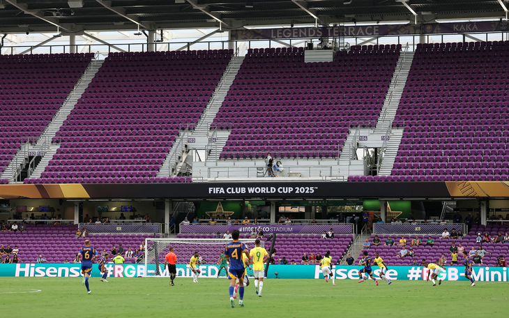 Dembele khoe ‘lột’ hết đồ của Messi tại FIFA Club World Cup - Ảnh 4.