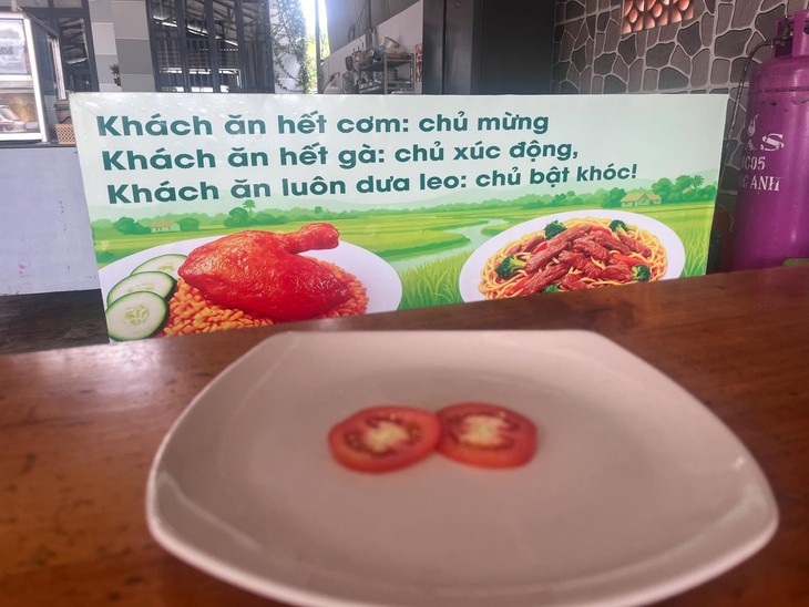 chủ quán - Ảnh 1.