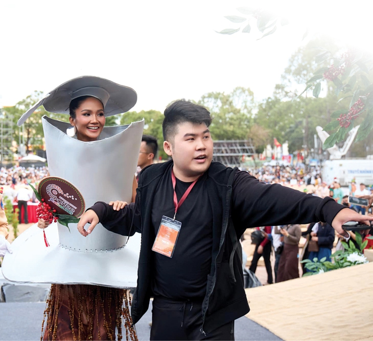 trợ lý nghệ sĩ - Ảnh 1.