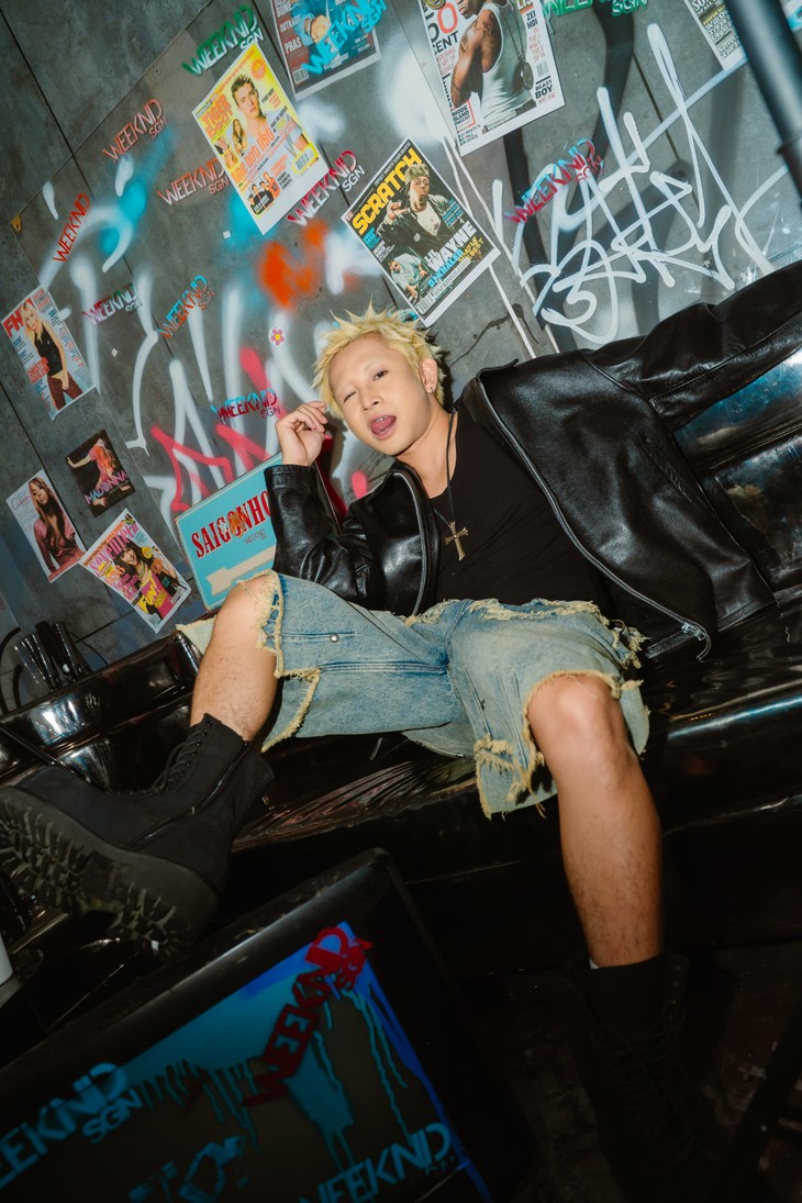 Ricky Star: Từ 'ngôi sao 4 nón vàng' đến hành trình tìm lại chính mình cùng 'Đôi chân đi' - Ảnh 2.