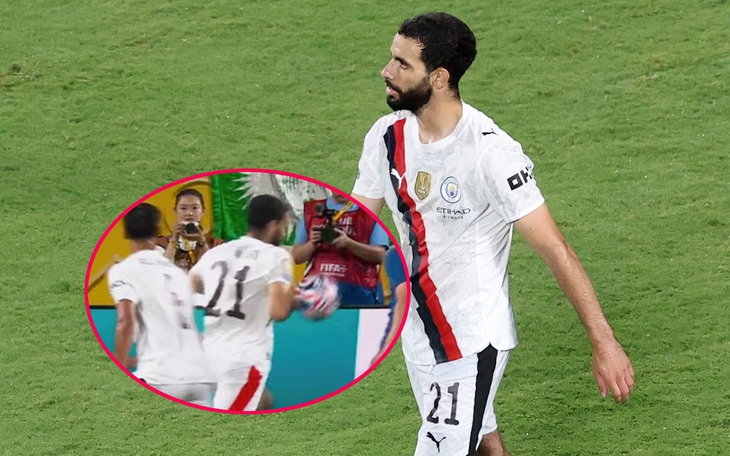 CLB hàng đầu Trung Quốc bị tịch thu xe buýt vì nợ, cầu thủ đạp xe về sau buổi tập - Ảnh 4.