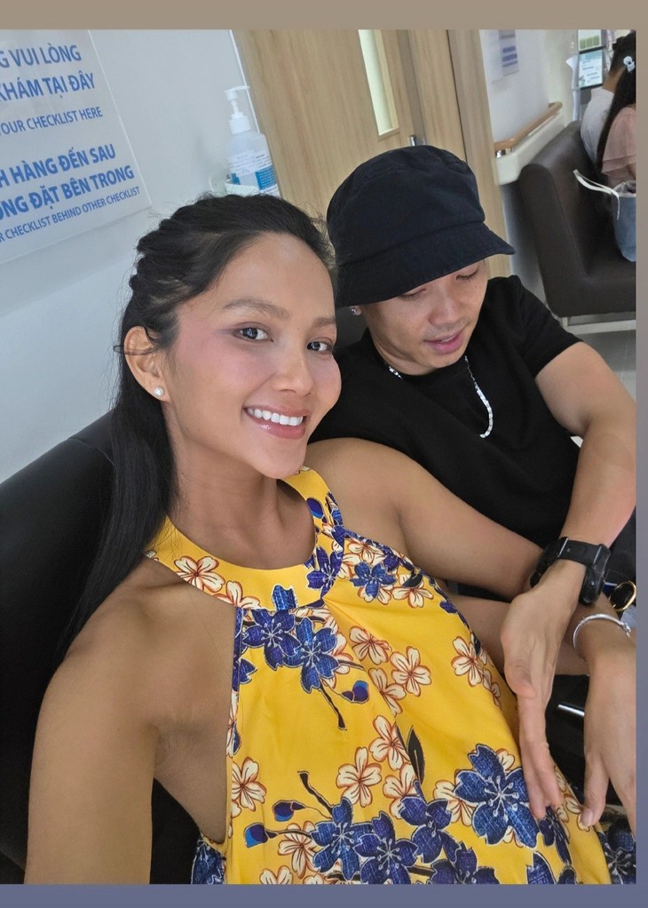 H'Hen Niê nói gì khi bầu vượt mặt vẫn đi giày cao gót, ăn cơm 0 đồng? - Ảnh 3.