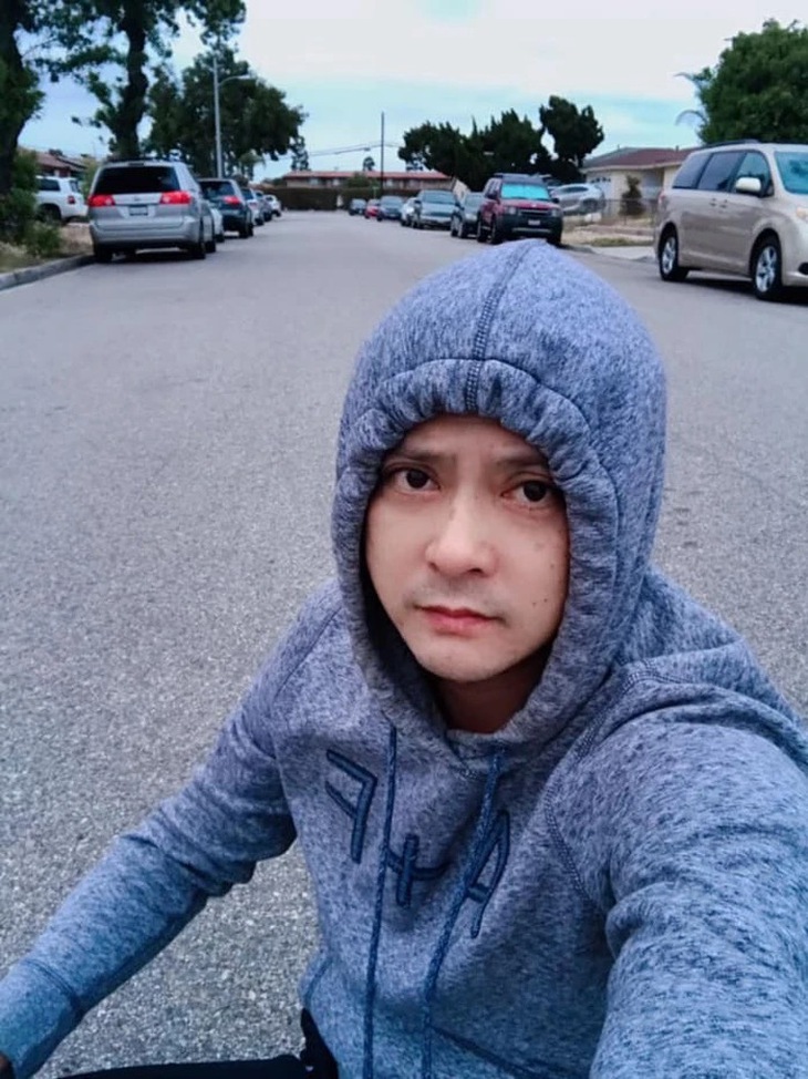 Nam diễn viên nổi tiếng bỏ nghề qua Mỹ định cư, giờ chạy xe công nghệ kiếm sống  - Ảnh 3.