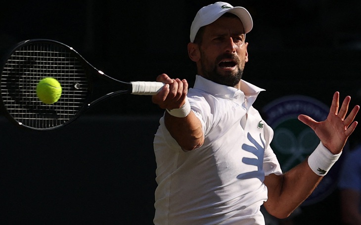 Djokovic lập ba kỷ lục mới tại US Open 2025, vượt mặt Federer - Ảnh 2.