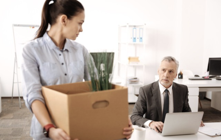 Bị đuổi việc vì... hôi nách - Ảnh 1.