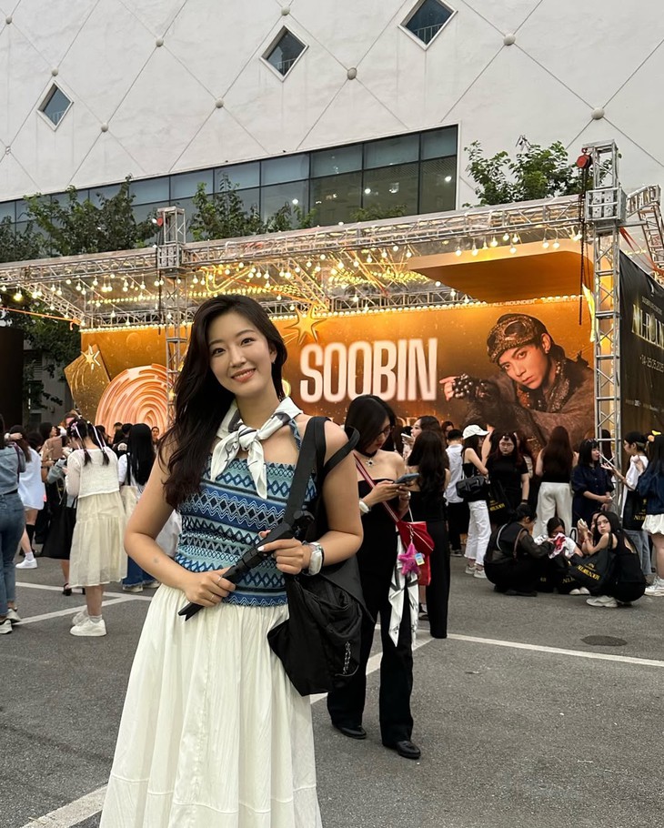 Một hoa hậu Hàn Quốc bị nhận nhầm trong vụ ồn ào tiệm photobooth - Ảnh 1.