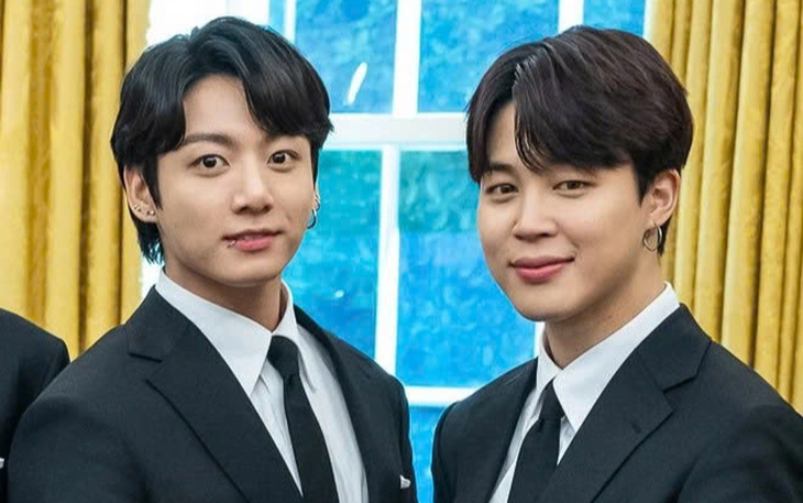 Chiều fan như Jungkook, hát liền 40 bài trên livestream - Ảnh 3.