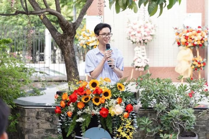 9 thủ khoa 'đỉnh nóc kịch trần' đạt 30 điểm tốt nghiệp THPT - Ảnh 3.