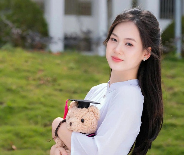 9 thủ khoa 'đỉnh nóc kịch trần' đạt 30 điểm tốt nghiệp THPT - Ảnh 1.