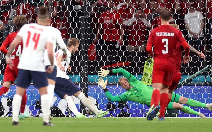 Man Utd là đội đầu tiên ở Ngoại hạng Anh có tiệm làm tóc trong sân tập - Ảnh 4.