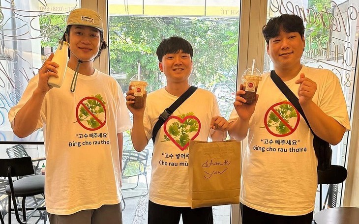 Cô gái 'giống Trương Bá Chi' gây xôn xao - Ảnh 3.