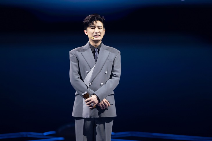 Dược sĩ Tiến nói gì khi bị cho ‘nổ tung trời’ về ChatDST tốt hơn ChatGPT - Ảnh 1.