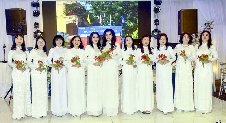 Kim Hồng - Ảnh 1.