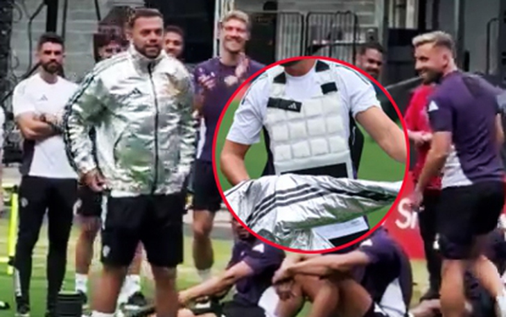 Sao 10 năm khoác áo Man Utd thuyết phục cứu người nghĩ quẩn - Ảnh 2.