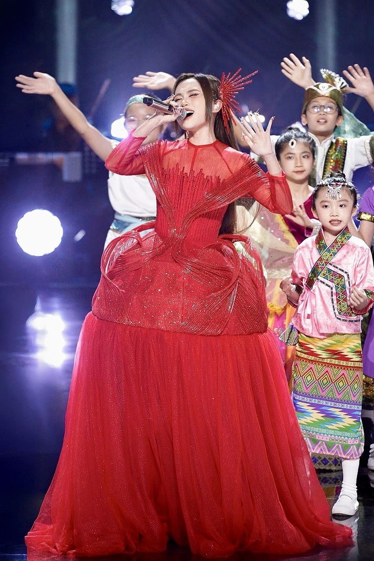 Phương Mỹ Chi - Ảnh 2.