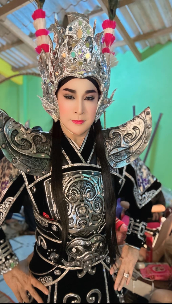 'Ông hoàng cải lương' 3 đời vợ, có 1.000 cây vàng giờ sống ra sao? - Ảnh 6.