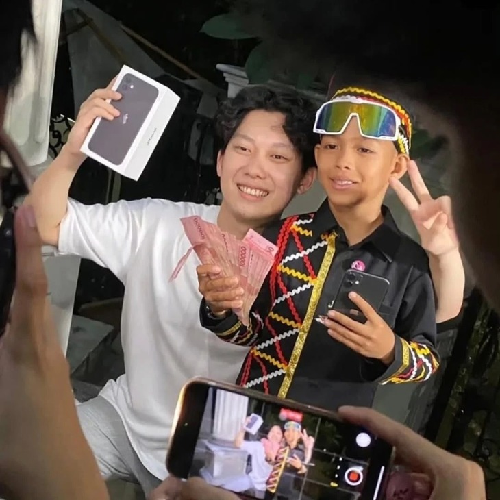 cậu bé - Ảnh 2.