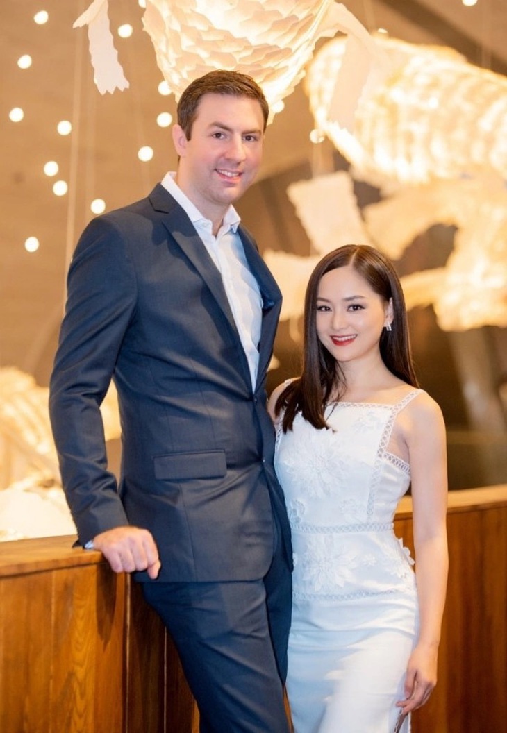 Lan Phương nộp đơn ly hôn chồng Tây cao hơn 2m, hé lộ nhiều góc khuất - Ảnh 1.