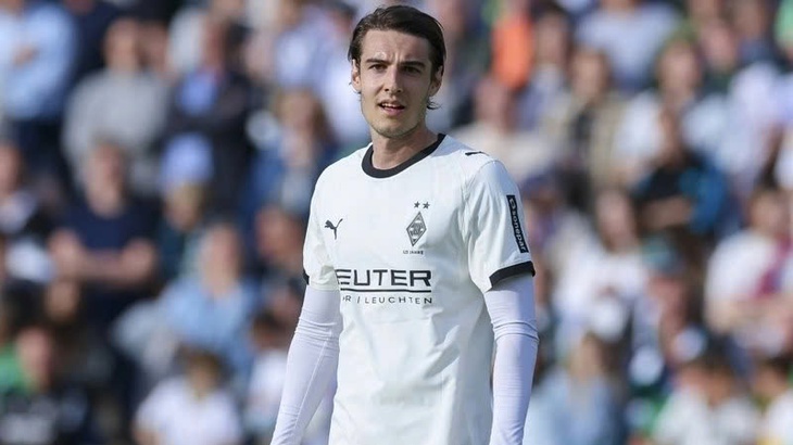 Tiền vệ Florian Neuhaus bị phạt hơn 3 tỉ vì ‘mượn rượu’ chỉ trích sếp - Ảnh 1.