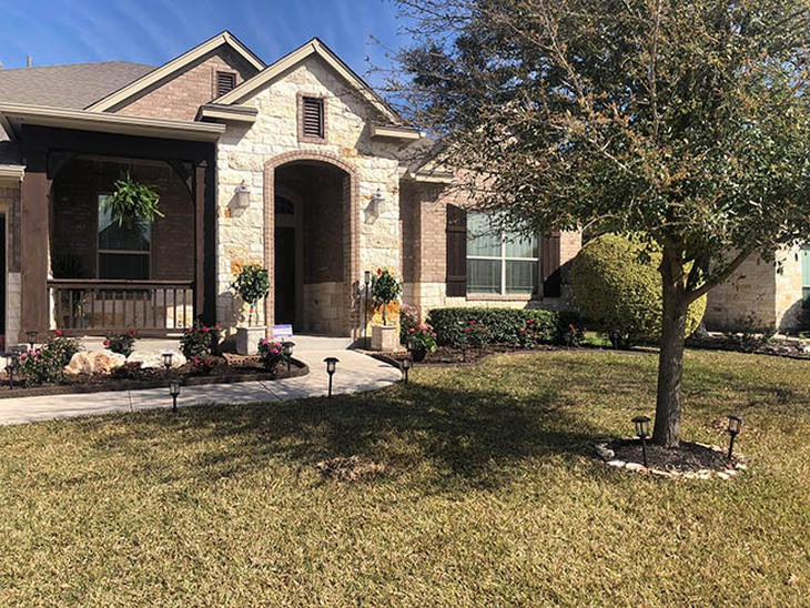 Loạt ca sĩ Việt đắt show hội chợ, giàu có khủng khiếp - Ảnh 6.