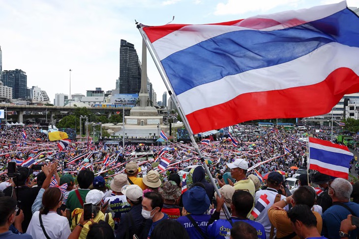 Bất ổn chính trị ở Thái Lan: Vẫn tốt hơn binh biến - Ảnh 1.