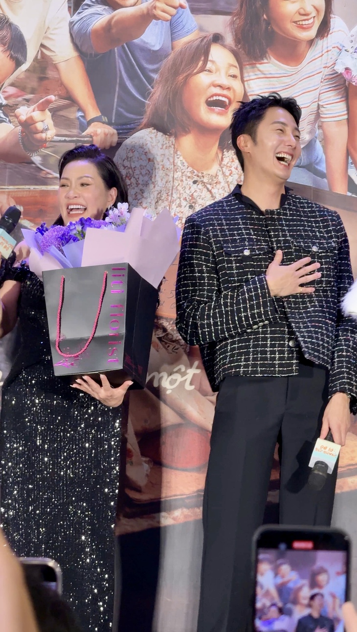 Hồng Đào - Ảnh 1.