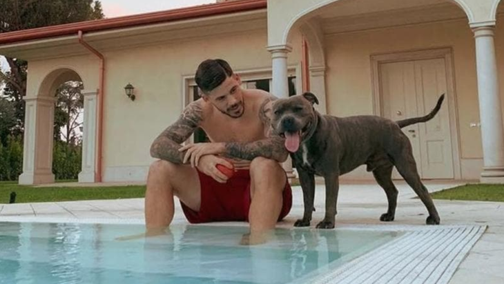 Đồng đội Messi ở Barca bị chó cắn vào vùng kín phải nhập viện khẩn cấp - Ảnh 1.