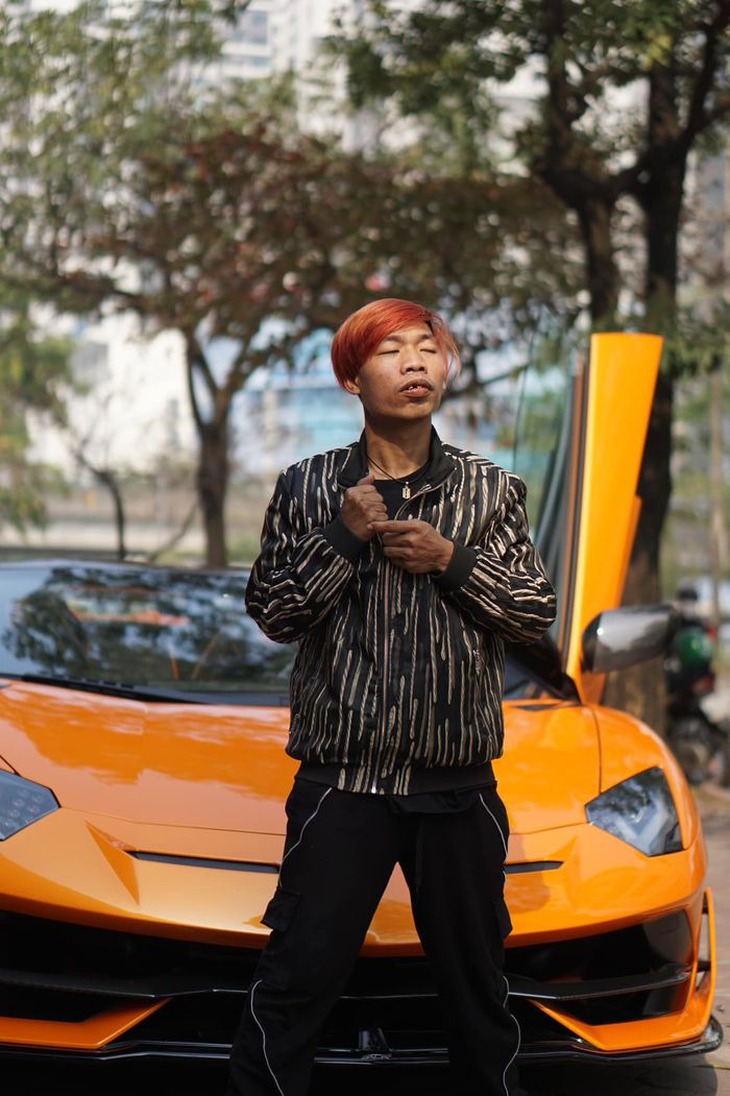 Thông Soái Ca là ai mà khiến công ty mời đi hát bị phạt 25 triệu? - Ảnh 3.