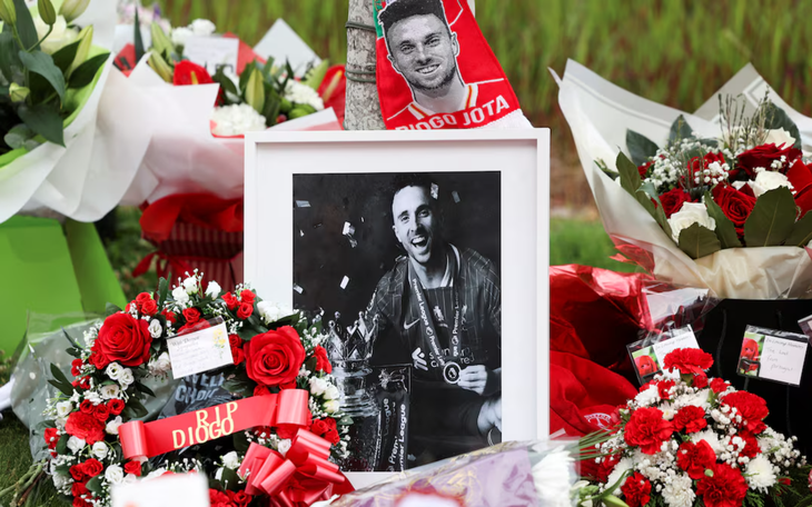 Daria Kasatkina mất điểm ở Wimbledon vì… hoa tai - Ảnh 4.