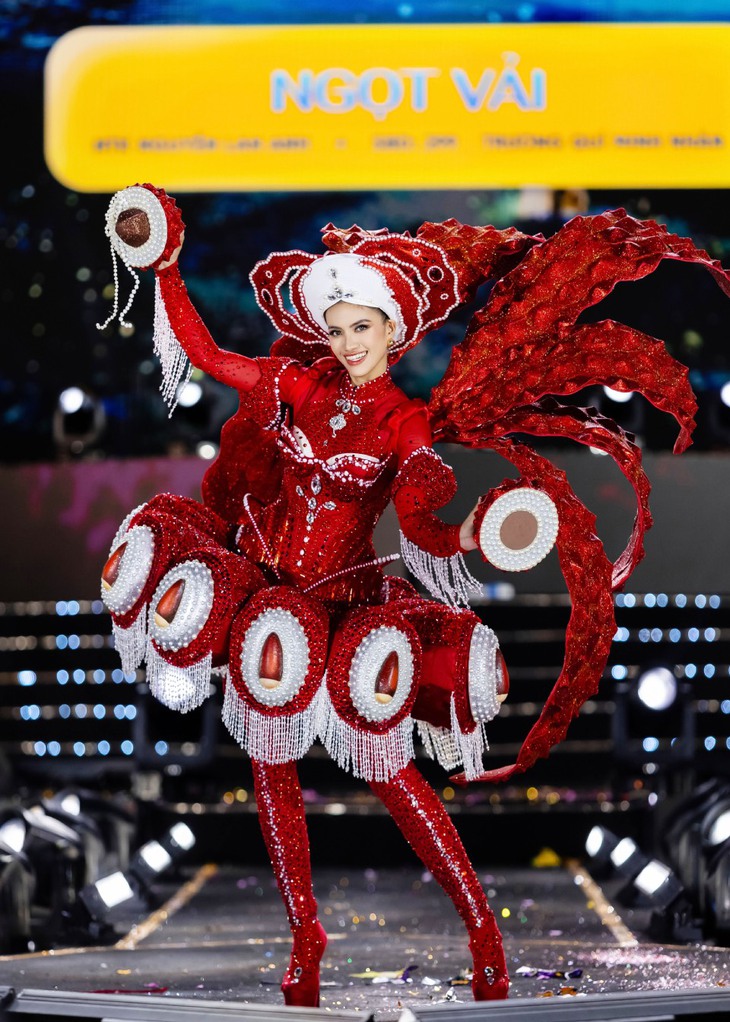 Nguyễn Lan Anh: Nhà thiết kế trẻ đưa bản sắc Việt vào ngôn ngữ thời trang đương đại - Ảnh 2.