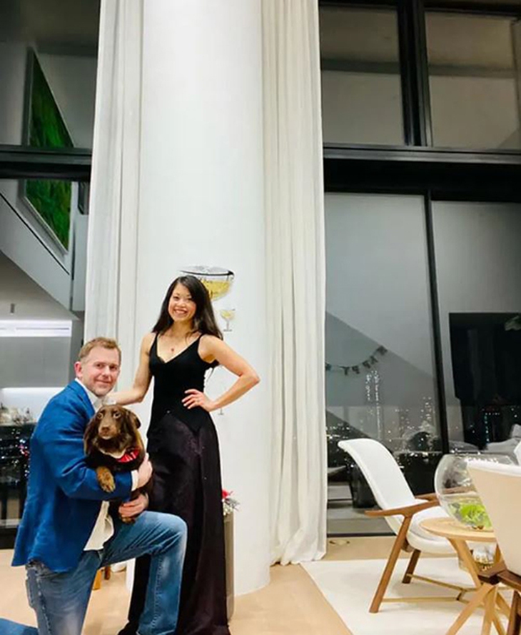 Kiện chủ đầu tư 1 triệu USD vì cửa kính căn hộ lọt tia UV - Ảnh 1.