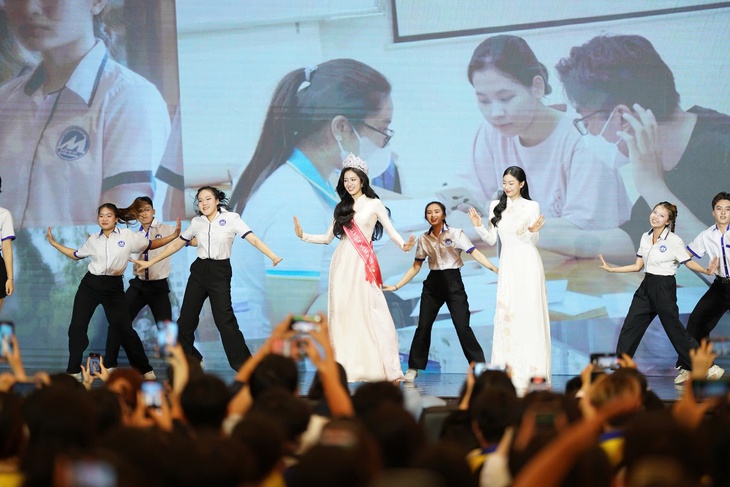 Hà Trúc Linh  - Ảnh 2.