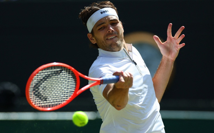 Cây vợt khổng lồ ế ẩm tại Wimbledon 2025  - Ảnh 4.