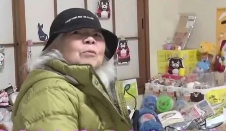 Hai mẹ con sở hữu tòa nhà ở Tokyo nhưng sống giữa đống rác - Ảnh 2.