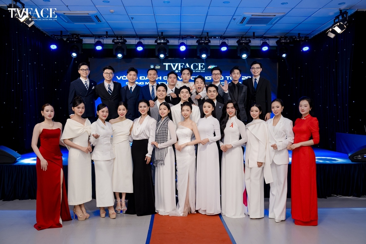 Nam MC hóa 'beauty queen' bất ngờ vấp ngã trên sân khấu The TVFACE 2025 - Ảnh 4.